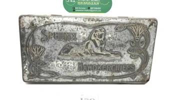 Muy Antigua Caja De Chapa De Pañuelos De Uso Personal