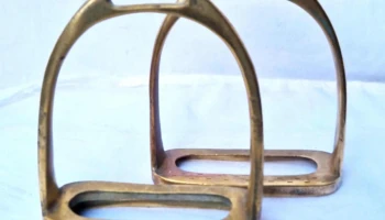 Par estribos en bronce