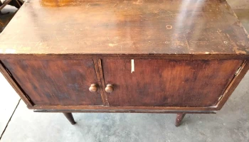 r mueble bajo de 2 puertas americano