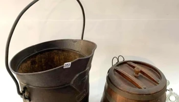 Recipiente De Combustible Y Barril Con Copines