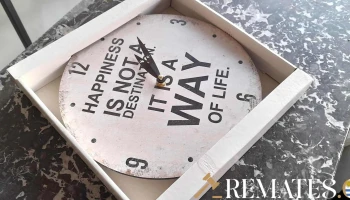 reloj fondo blanco