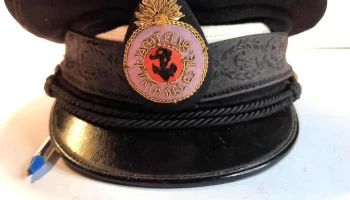 Sombrero de Yacht Club con 4 medallas del Yacht