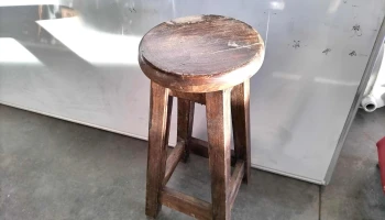 taburete de madera
