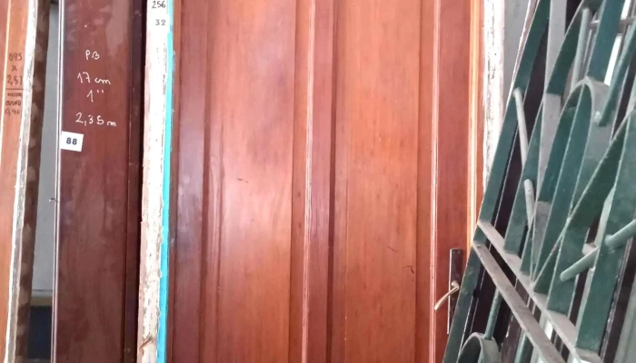 1 puerta de tableros replanados