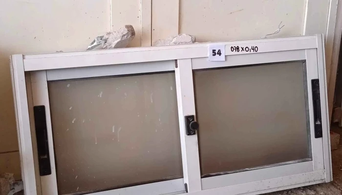 1 ventana de aluminio