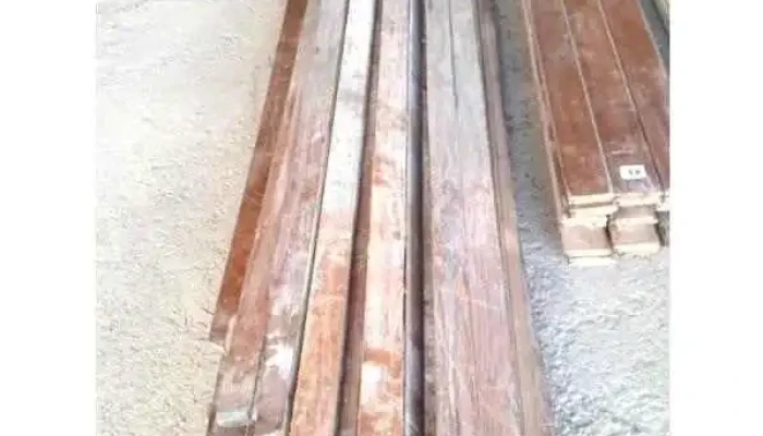13.5 m2 de piso de pinotea