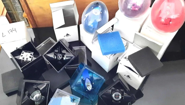 15 Relojes de adolescentes variados, en caja original variados nuevos
