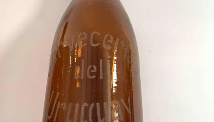 2 Botellas De Cerveceria Del Uruguay -  3 - 06-12-2020