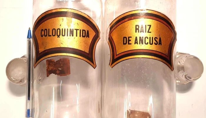 2 frascos de cristal antiguos de farmacia con tapón 30 cm de altura