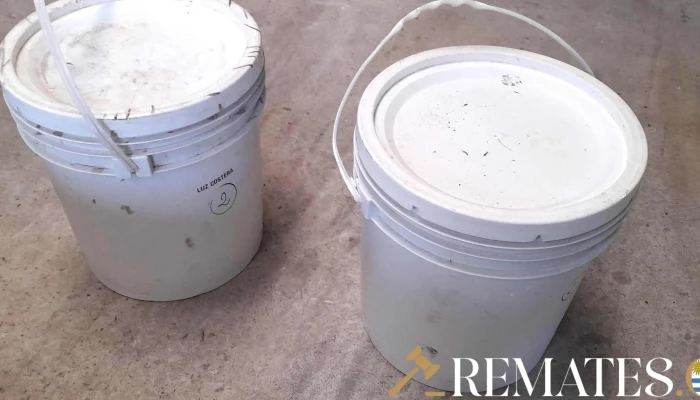 2 Tachos De Pintura De 20 Litros