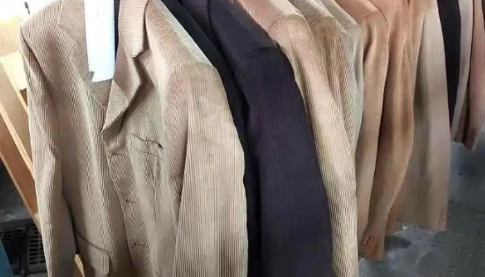 30 sacos deportivos de pana, varios talles