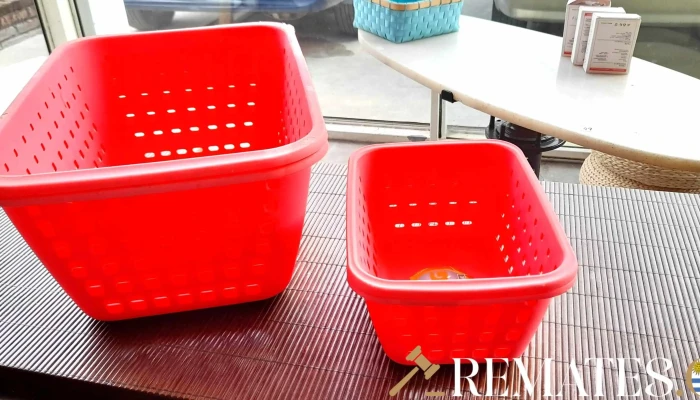 4 canastos rojos