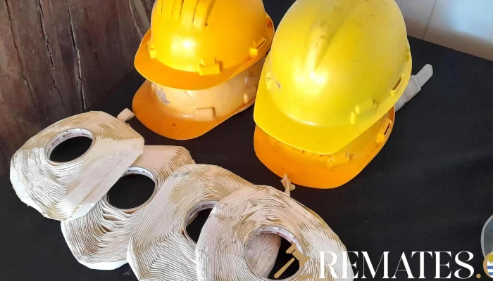 4 cascos amarillos y 4 sintas doble fas