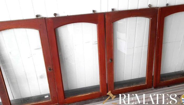 4 hojas de ventana en madera