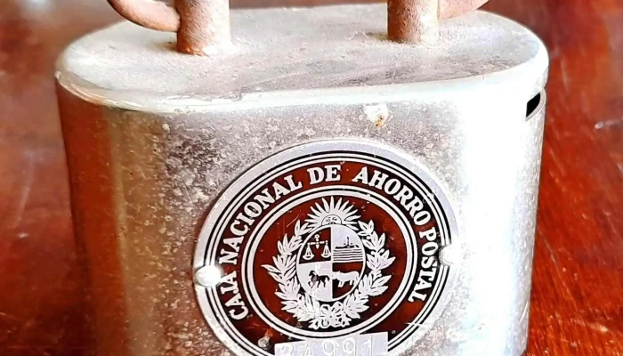 Alcancía Caja Nacional de ahorro del Uruguay sin llave