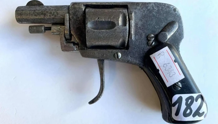 Antiguo Revolver Percutor Interno Gatill 1 - 06-12-2020