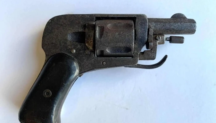 Antiguo Revolver Percutor Interno Gatill 2 - 06-12-2020