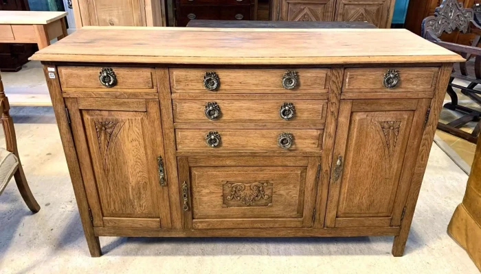 Aparador Bajo En Roble 5 Caj, 2 Puertas 1,46 X 0,49 X 0,96 Alto