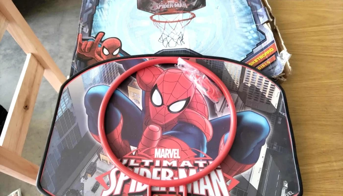 aro de baquet con motivo del hombre araña