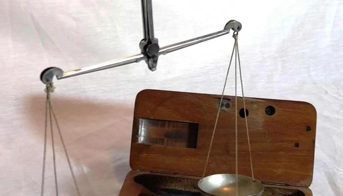 Balanza antigua pesar oro  uso joyería