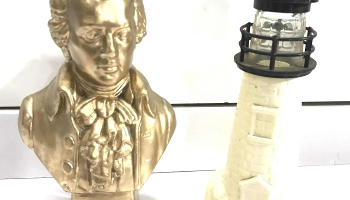 Busto De Mozart Y Faro -  1 - 22-08-2021
