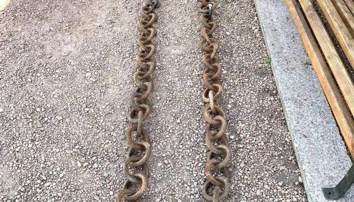 Cadenas Marinas De Barco  De 4,90 Mts. C/u (son 2)