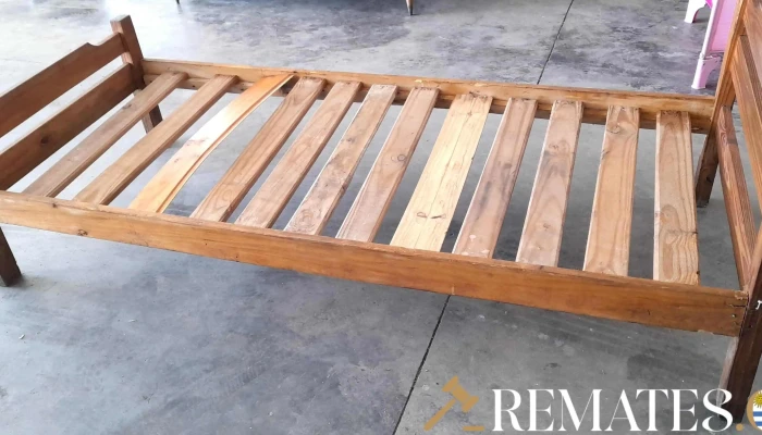 Cama De Una Plaza En Madera -  1 - 17-06-2021