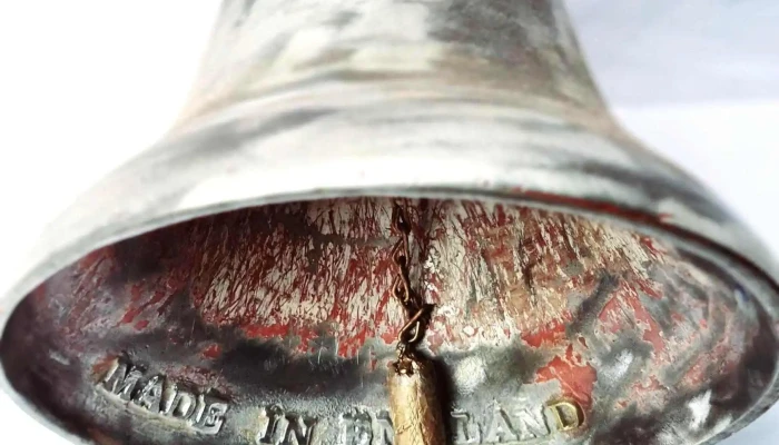 Campana Antigua Inglesa En Aluminio Li 1 - 17-06-2021