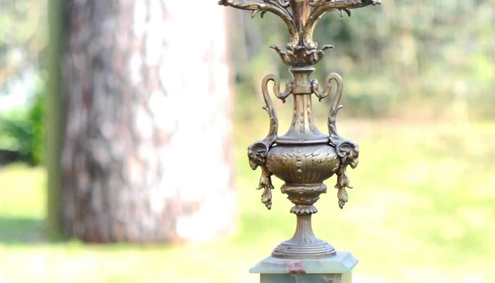 Candelabros Con Detalles De Oro Garment 3 - 15-08-2021
