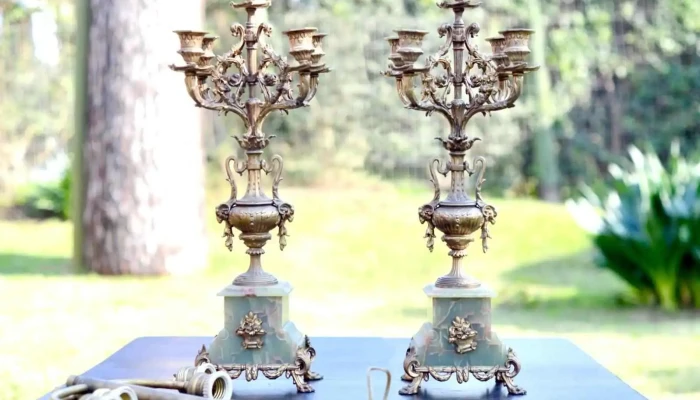 Candelabros con detalles  de oro garments con aplique para lamparas