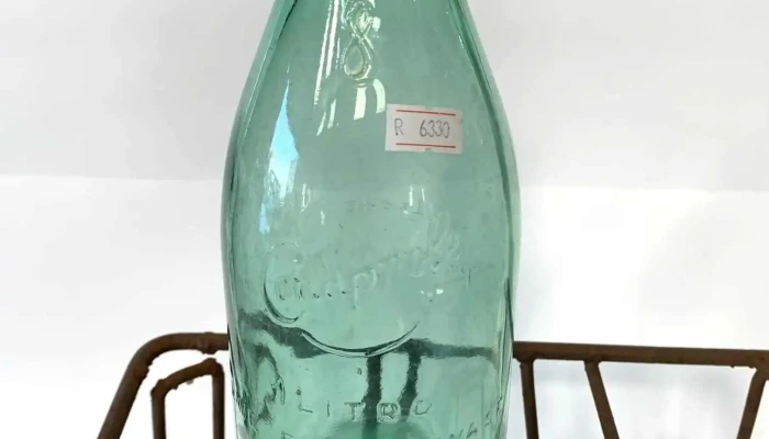 Casillero Con 6 Botellas De Conaprole -  3 - 06-12-2020
