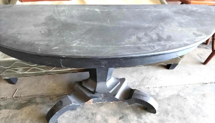 consola de madera color negro