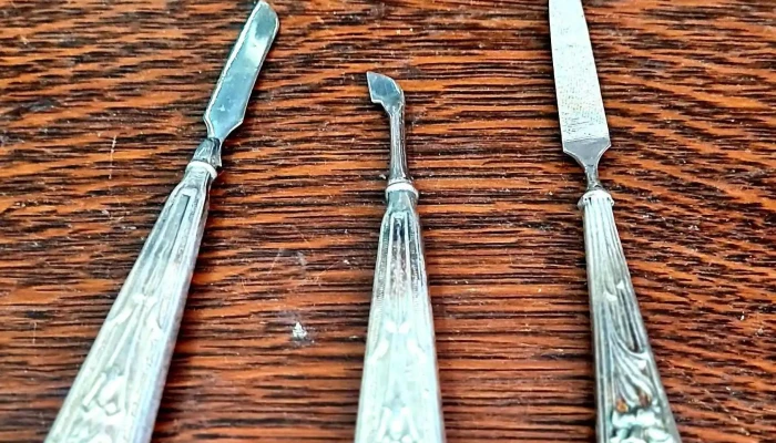 Cuatro piezas manicure antiguas