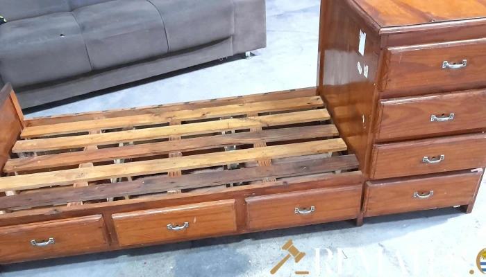 cuna de madera con 7 cajones