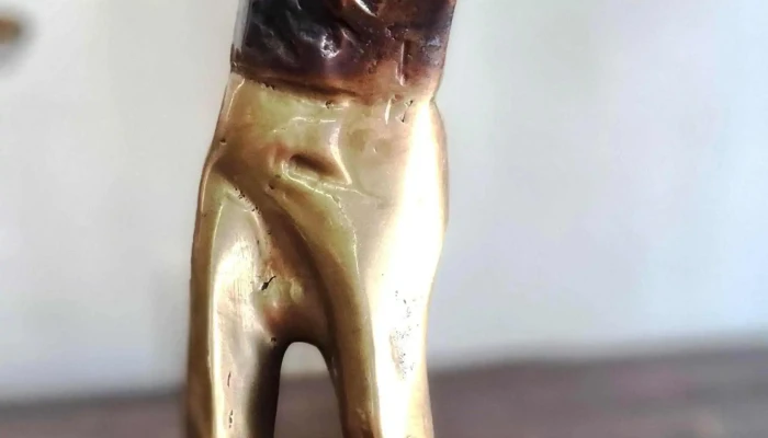Eatatuilla golfista en bronce
