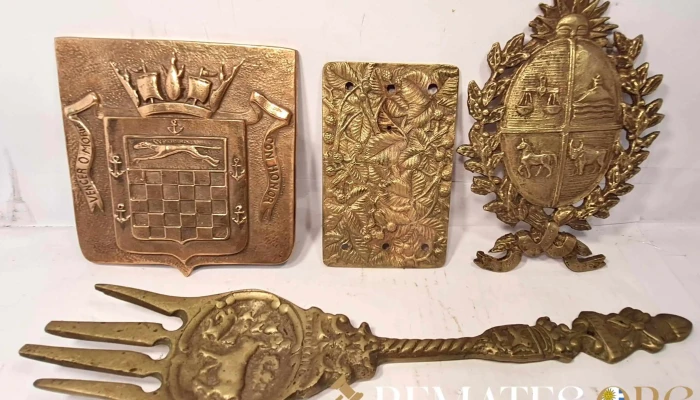 Escudos Y Placa De Bronce Macizo -  3 - 17-06-2021