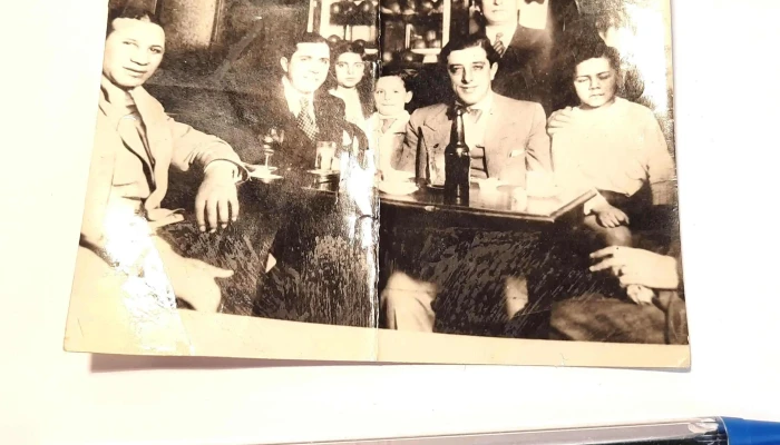 Foto de Gardel en bar con Delfino, Gutierrez y Pettorossi