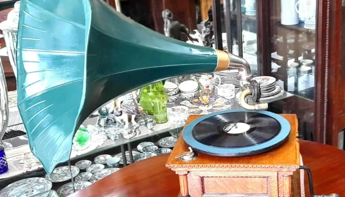Gramófono de corneta Gramophone & Typewriter Ltd. 1905