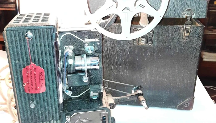 Gran Proyector Kodak muy decorativo en su caja