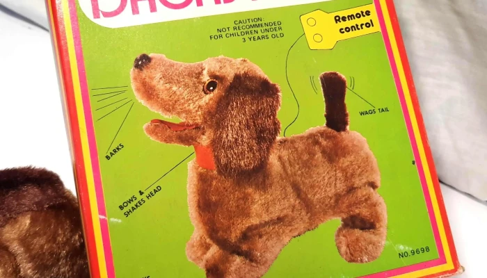 Juguete Perro A Pilas En Caja Hecho En H 3 - 05-06-2021