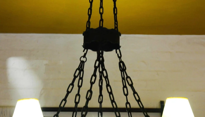 Lampara hierro española 3 luces