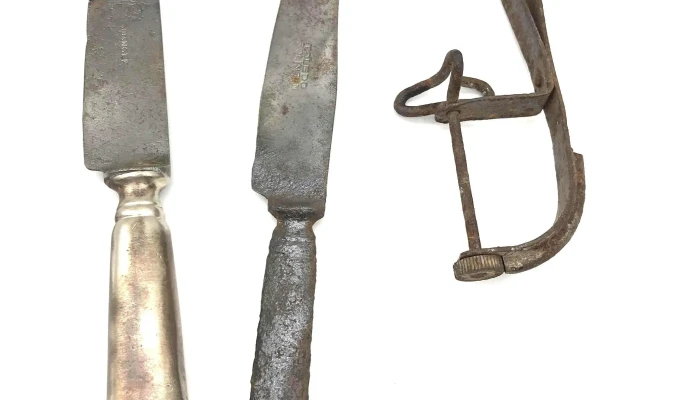 Lote X 2 Cuchillos Antiguos Sellos Toledo Y Solingen Con Encendedor Chispero Antiguo