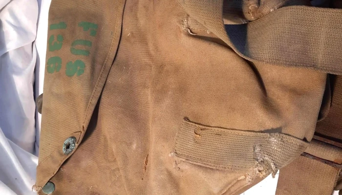 Mascara De Gas Y Mochilas Militares De U 3 - 05-06-2021