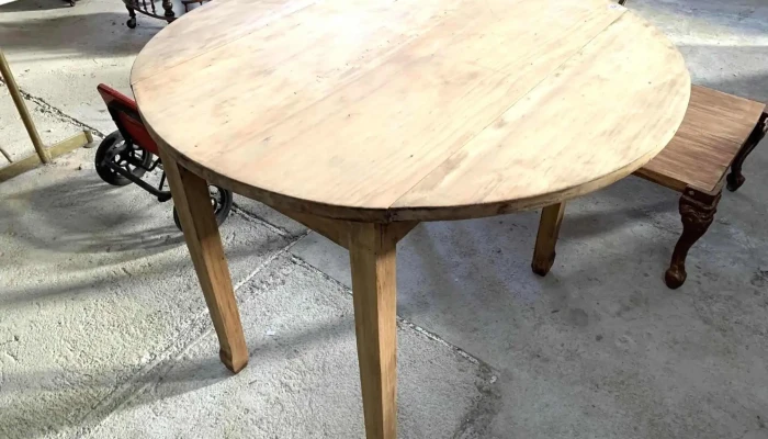 Mesa De Cocina Tapa Circular Con Alas 0,96 Diam. X 0,70 Alto