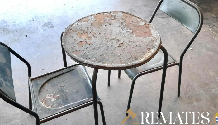 Mesa De Patio Con 2 Sillas 17 06 2021 En Hierr 2 - 17-06-2021