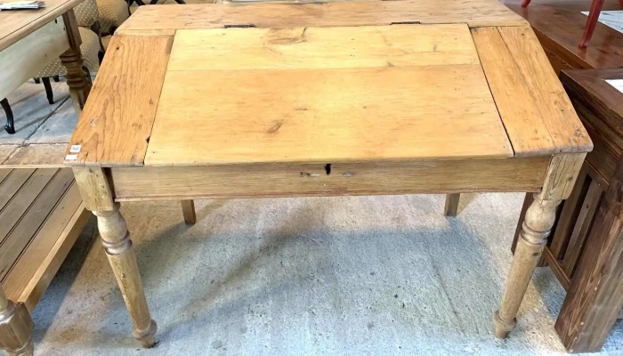 Mesa Escribania En Pino Blanco Patas Torneadas 1,13 X 0,70 X 0,86 Alto