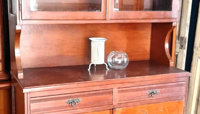 Mueble con alzada de cerejeira