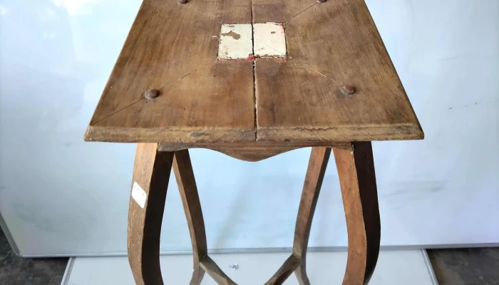 Pedestal En Madera Con Estante -  2 - 17-06-2021