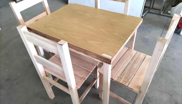 r juego de comedor mesa y 4 sillas