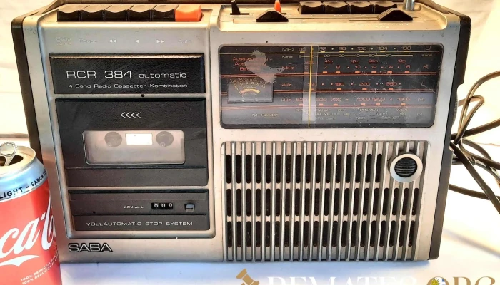 Radio Saba enciende y se oye estatica